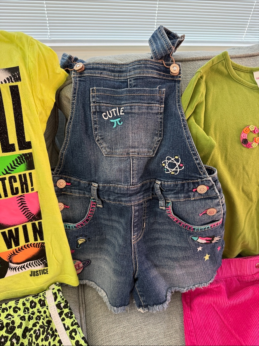 Girls Mixed Clothing Lot - Bright Neon Softball Tee & Denim Overalls - Picture 4 of 12